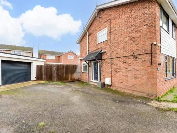 NN15 Thames Court, Burton Latimer