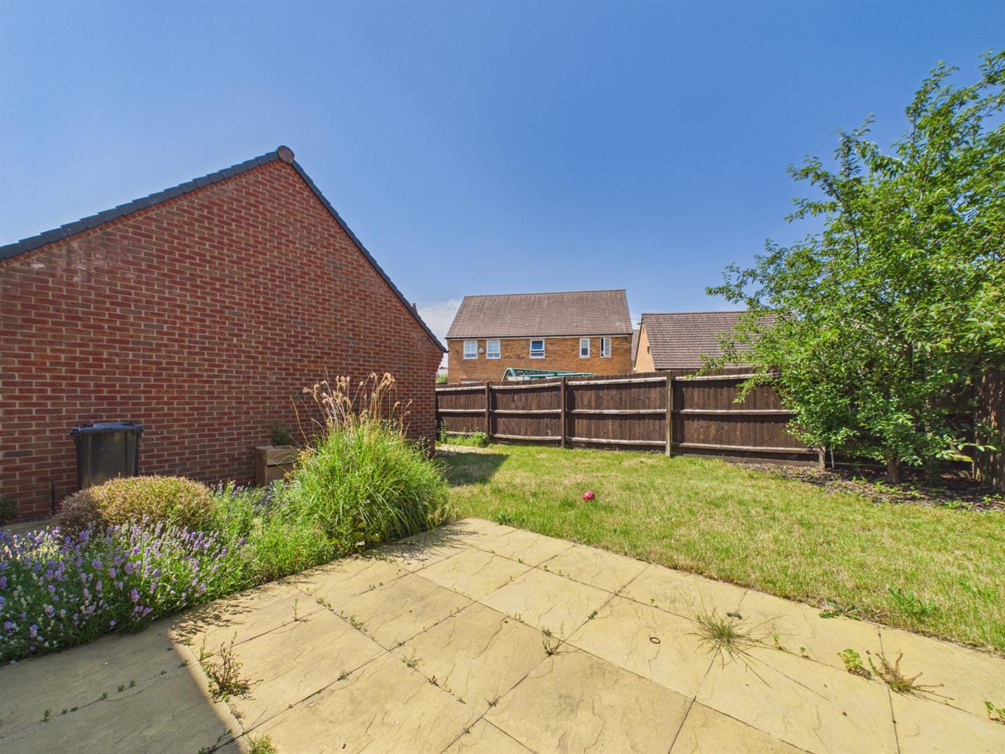 NN17, Arnold Drive, Priors Hall, Weldon