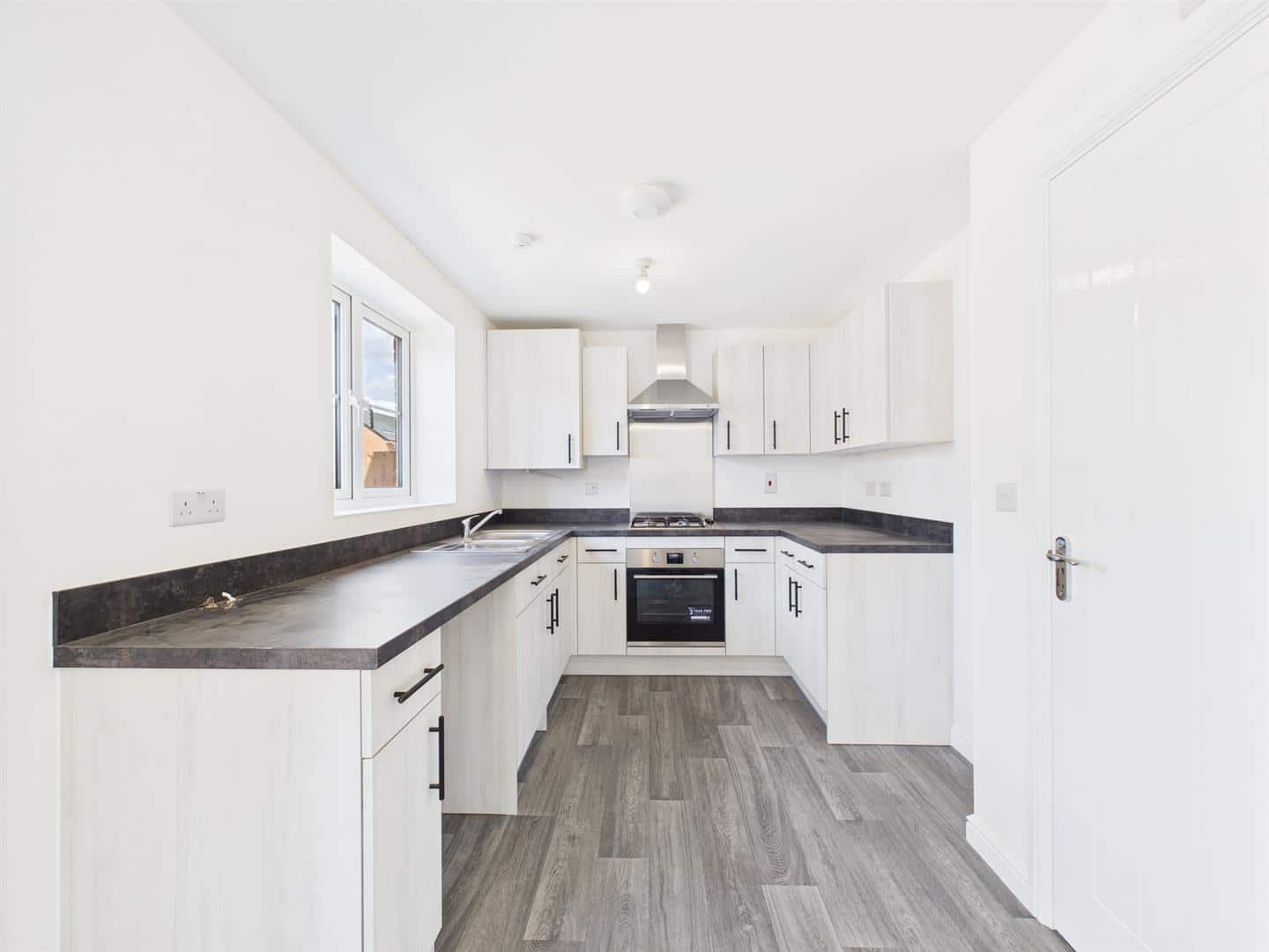 LE16, Rodney Close, Market Harborough