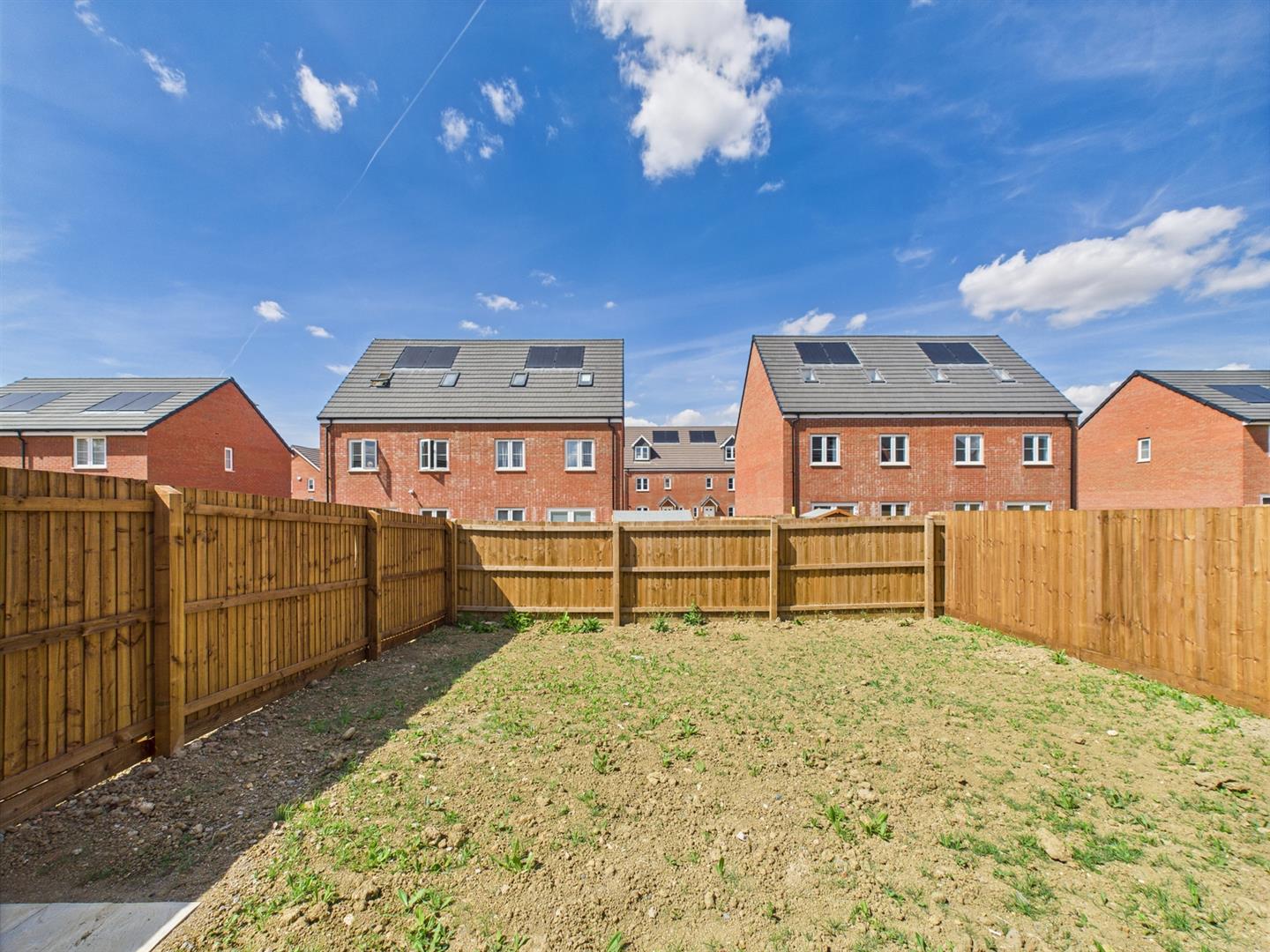 LE16, Rodney Close, Market Harborough