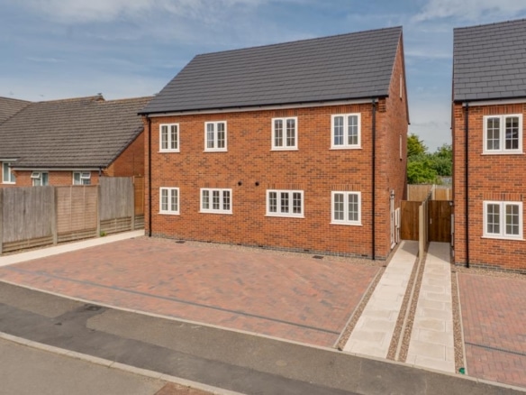 NN14 Stanton Close, Desborough