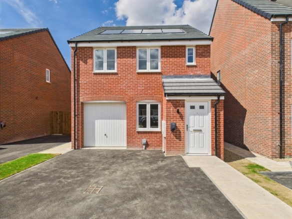 LE16, Rodney Close, Market Harborough