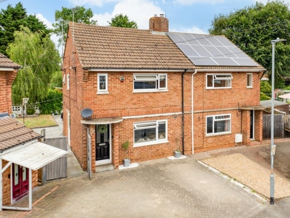 NN15 Regent Close, Burton Latimer