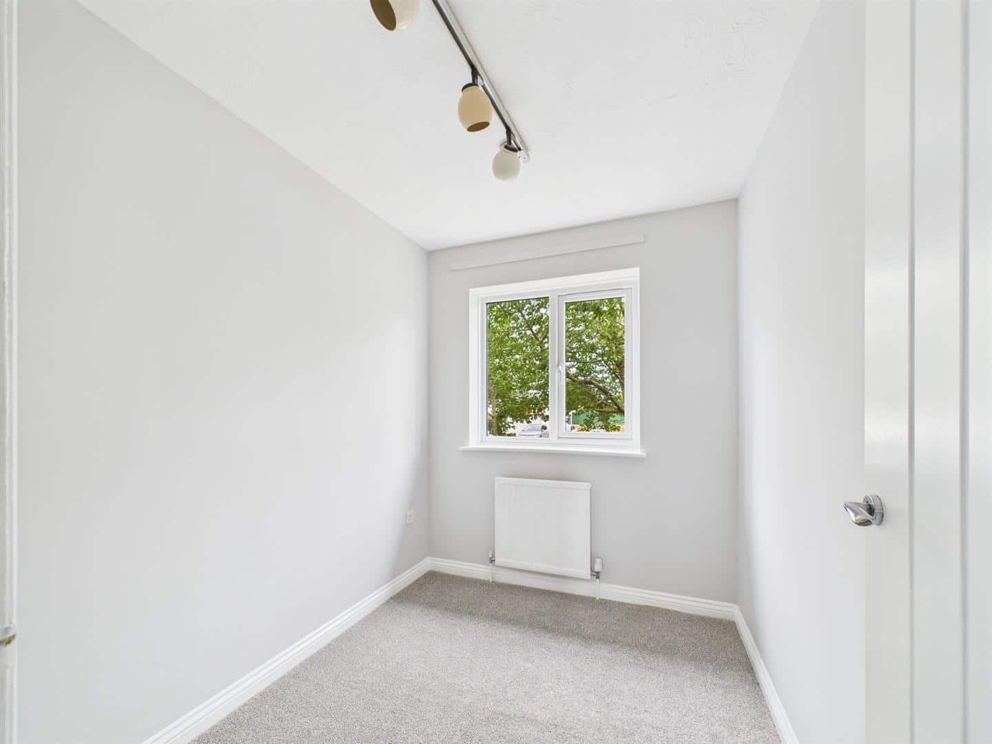 NN8, Heron Close, Wellingborough