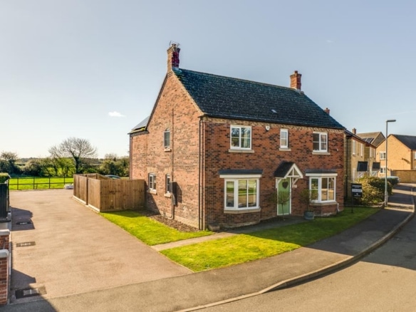 NN17 Hunts Field Drive, Gretton