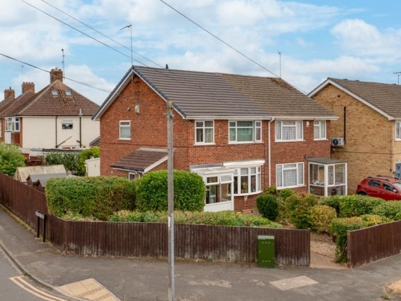 NN15 Churchill Way, Burton Latimer