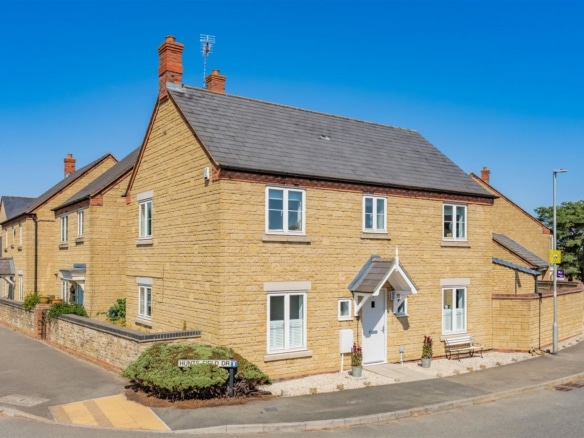 NN17 Hunts Field Drive, Gretton
