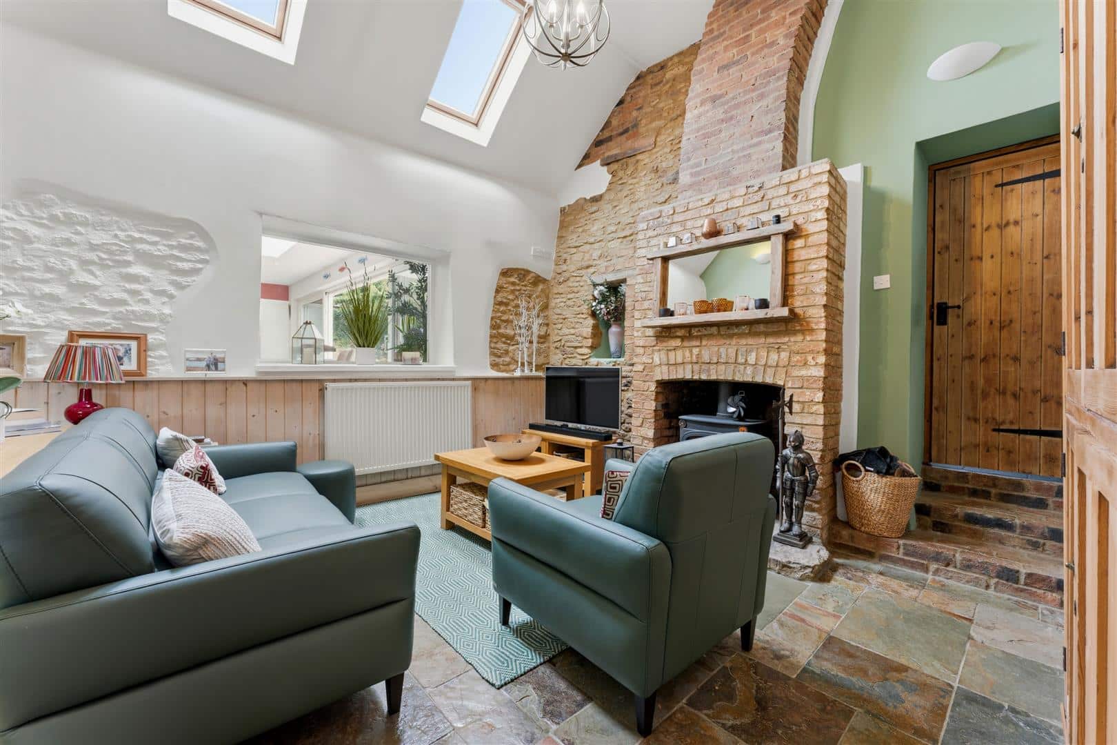 NN14 Home Farm, Church Street, Isham