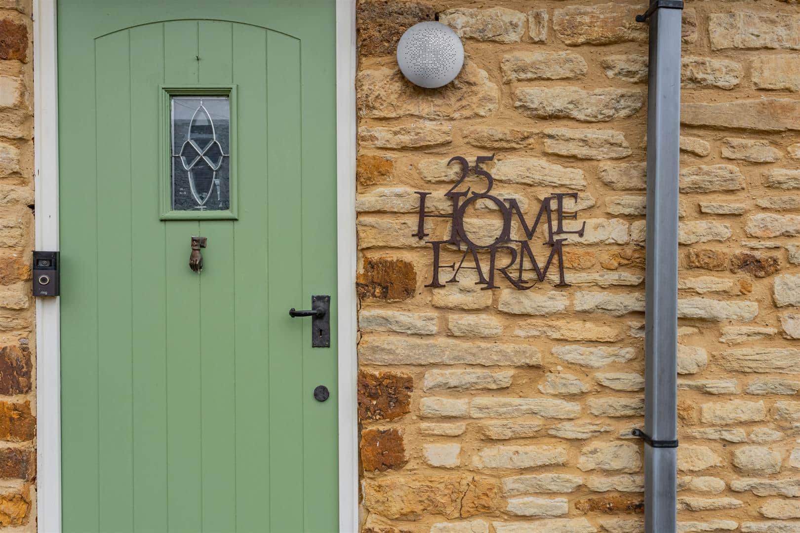 NN14 Home Farm, Church Street, Isham