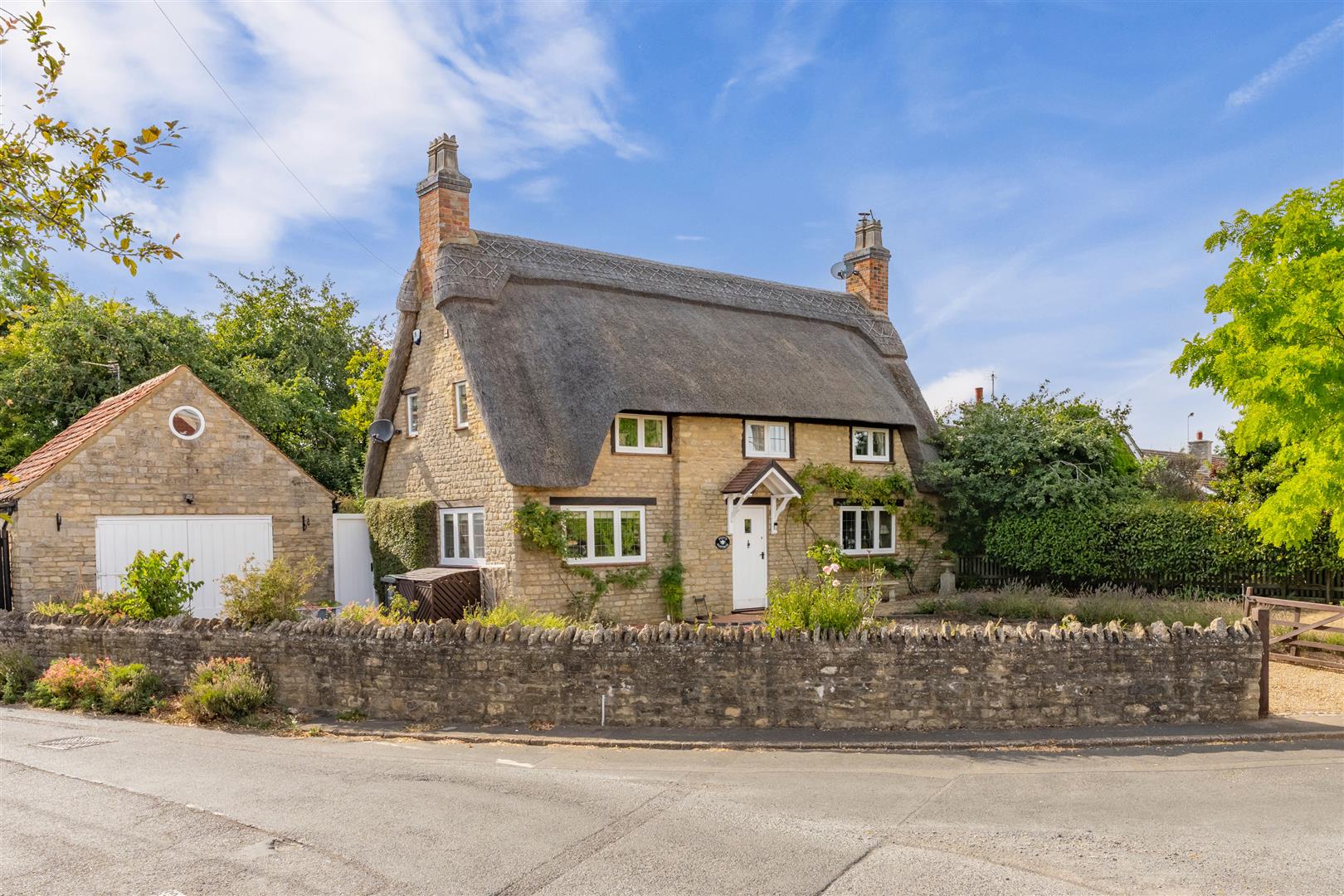 NN14 Main Street, Slipton