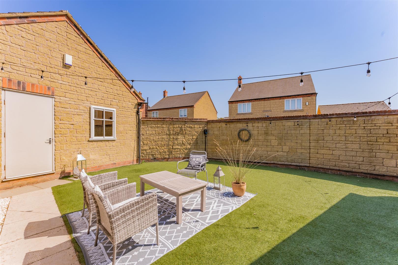 NN17 Hunts Field Drive, Gretton
