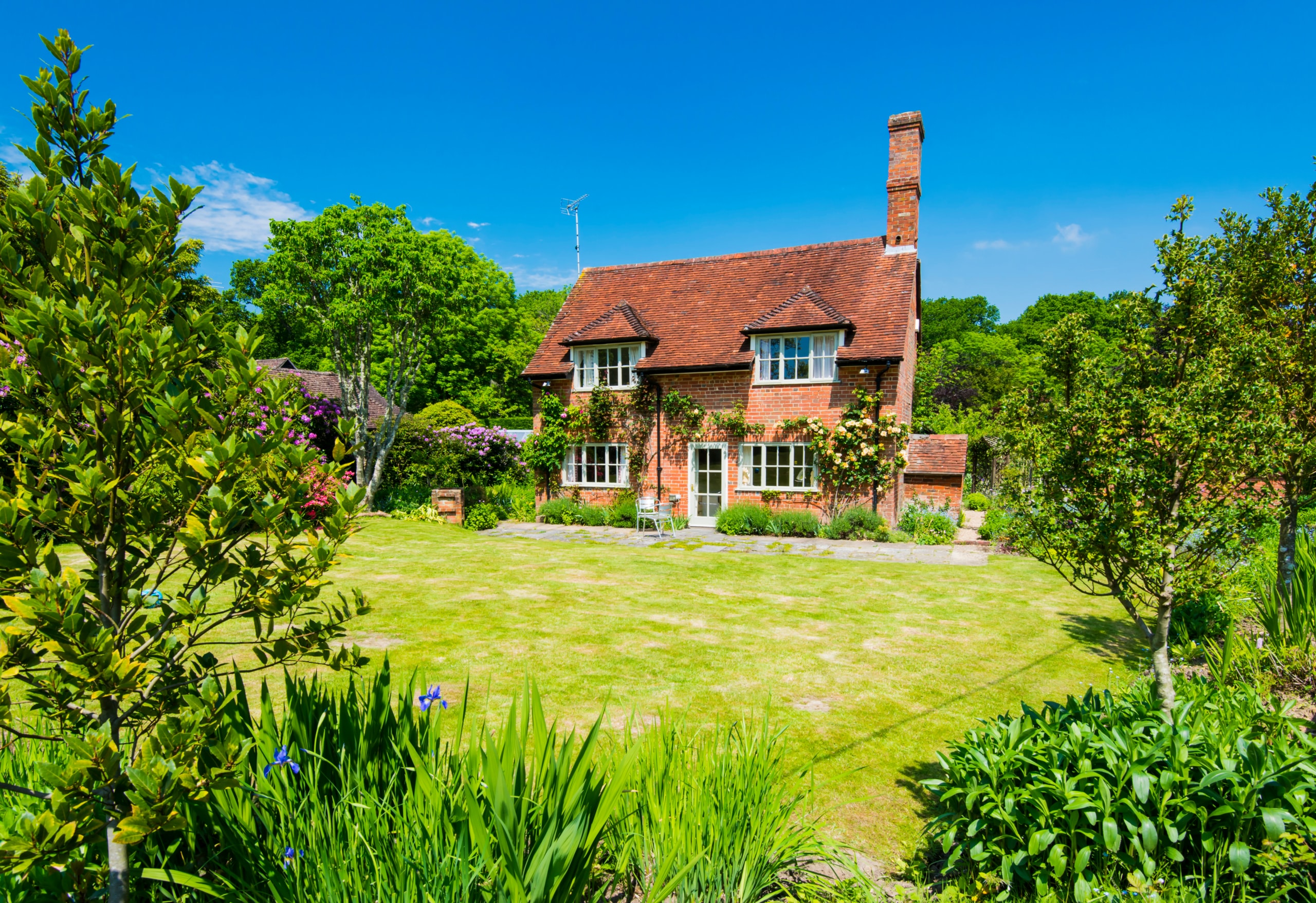 Selling Your House in Kettering: A Step-by-Step Guide from Valuation to Completion