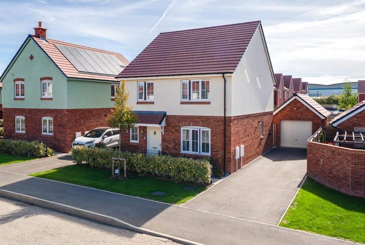 image-29.png NN14 Sorrel Avenue, Desborough