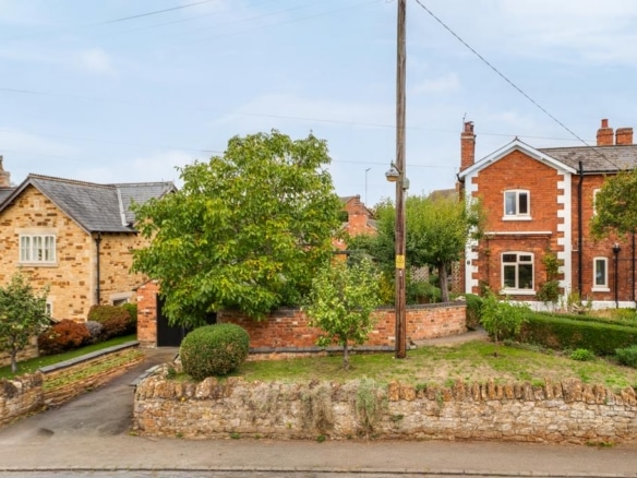 NN14 Station Road, Rushton