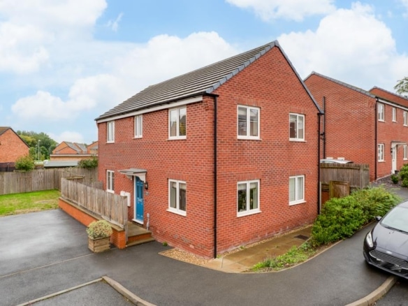 NN15 Ambler Close, Burton Latimer